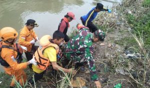 Anak Hilang Terbawa Arus Kali Bekasi Ditemukan Meninggal Dunia