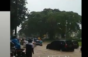 Video: Jalan Raya di Lippo Cikarang Banjir, Pengguna Jalan Sebut ‘Serem’