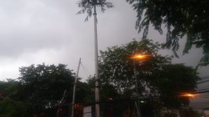 Bekasi Mendung Gelap, Ini Status Kali Bekasi Sore Ini