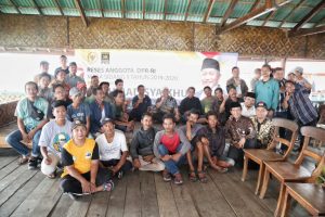 Di Atas Waduk Jatiluhur, Ahmad Syaikhu Serap Aspirasi Komunitas Jaring Apung