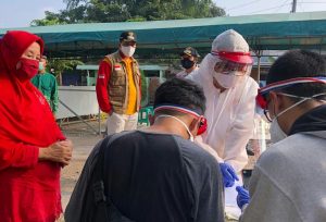 Dua Orang Pedagang Pasar Tradisional Positif Covid-19