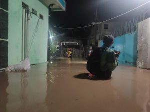 Banjir Kiriman Menyergap Bekasi Malam Hari