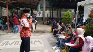 Warga ‘Serbu’ Kantor Kecamatan Tambun Selatan, Begini Reaksi Camat Junaefi