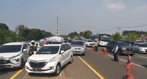 Puncak Arus Balik, Ada Contraflow di Tol Jakarta-Cikampek