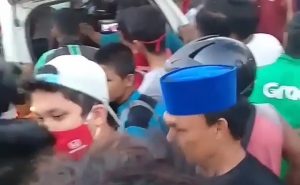 Warga Negara Asing Diamuk Massa di BTR, Diduga Terlibat Kasus Penipuan