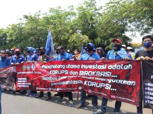 Buruh Demo ke DPRD Kota Bekasi