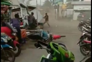 Dahsyatnya Angin Puting Beliung Melanda Bekasi Utara dan Babelan