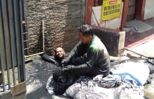 Kisah Manusia Penyelam Gorong-Gorong, Bau Lumpur di Badan Lama Hilangnya