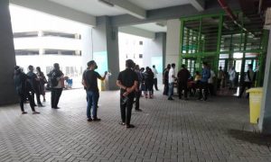 Puluhan Pegawai Tempat Wisata dan Hiburan Ikuti Tes Usap di Stadion