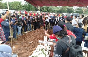 Jenazah Peserta Indonesian Idol 2020 Dimakamkan di TPU Padurenan