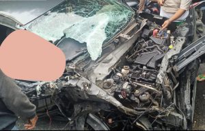 Kecelakaan di Jalan Narogong Bekasi: Mobil Box vs Minibus