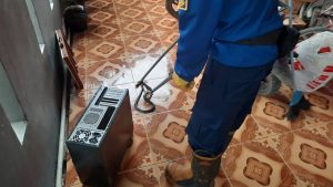 Di Cibitung, Ular Kobra 1 Meter Sembunyi di Dalam Mesin CPU Komputer