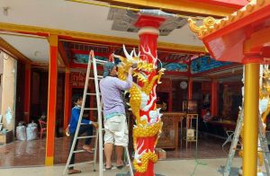 Bersolek Menjelang Perayaan Tahun Baru Imlek