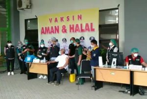Vaksinasi Massal Sudah Dimulai di Bekasi, Wali Kota Jadi yang Pertama