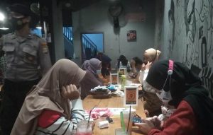 Melihat Operasi PPKM di Tambun: Sasar Tempat Nongkrong ABG