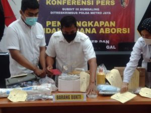Suami Istri Buka Praktik Aborsi Ilegal di Mustikajaya