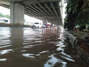 Hujan Deras, Genangan Terjadi di Jalan Kalimalang