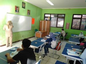 Menengok Hari Pertama Pembelajaran Tatap Muka di Kota Bekasi
