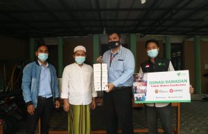 Bank Sampoerna Salurkan Paket Berbuka Puasa di Cikarang