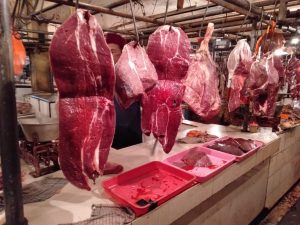 Harga Daging Sapi di Pasar Baru Bekasi Terus Naik