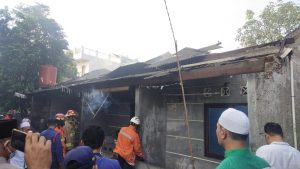 Kontrakan Empat Pintu Milik Pak Ustaz Ludes Terbakar