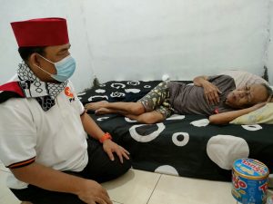 Heri Koswara Jenguk Pak Ogah, Doakan Cepat Pulih