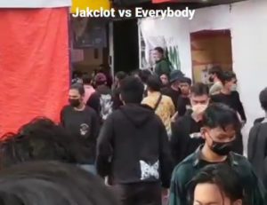 Melanggar Prokes, JakCloth Store Bekasi di Galaxi Ditutup Polisi