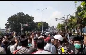Polisi Sita Belasan Senjata Tajam Aksi Ormas di Tambun: 3 Orang Ditangkap