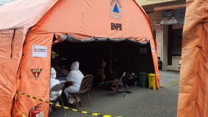 Kasus Covid-19 Melonjak Tinggi, RSUD Dirikan Tenda Darurat di Depan IGD
