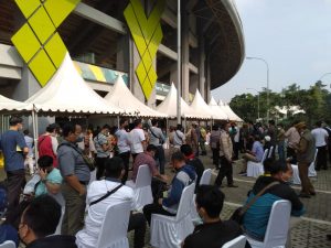 Presiden Jokowi Tinjau Vaksinasi di Stadion Patriot, Begini Komentarnya