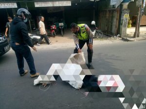 Hati-hati Berkendara: Pemotor Tewas Ketika Menyalip Truk di Pengasinan