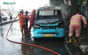 Kronologi Angkot Terbakar di Depan Stasiun Kranji