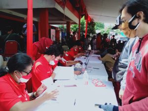 700 Orang Divaksin AstraZeneca di Bekasi Timur
