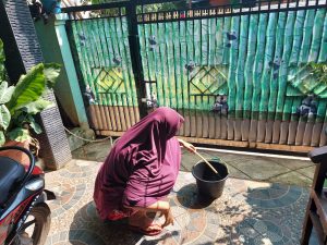 Ada Gangguan PDAM, Warga Tambun Kesulitan Air Bersih