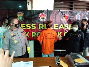 Polisi Ungkap Penjualan Kartu Vaksin Palsu di Pondok Gede