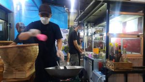 Cerita Eks Pegawai KPK Memutuskan Dagang Nasi Goreng di Pinggir Jalan