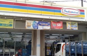 Spanduk Parkir Gratis di Indomaret Bekasi Diturunkan