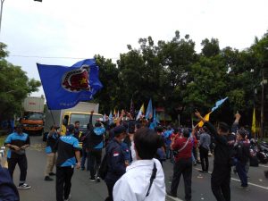 Demo Buruh di Kantor Wali Kota Bekasi, Ini Tuntutannya