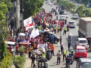 Buruh Tuntut UMK Rp 5,1 Juta, Depeko Bekasi Tetap Rekomendasikan Naik Rp 33 Ribu