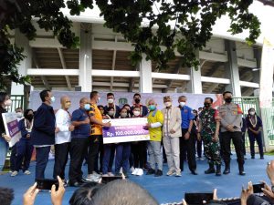 Atlet Kota Bekasi Peraih Medali PON XX Terima Bonus