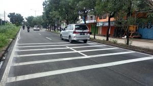 Kerap Dipakai Balapan Liar, Jalan Gusti Ngurah Rai Dipasang Marka Kejut