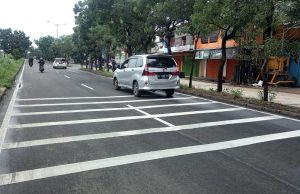 Kerap Dipakai Balapan Liar, Jalan Gusti Ngurah Rai Dipasang Marka Kejut