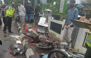 Kronologi Calya Seruduk Tukang Bubur Naik Motor di Bulan-bulan