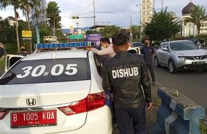 Sanksi Anggota Dishub Bekasi Pengawal Mobil Mewah Ditilang di Puncak