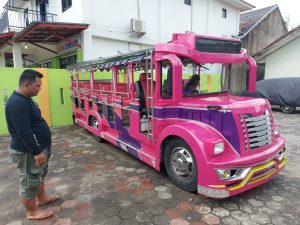 Melihat Lebih Dekat dengan Odong-odong Pariwisata di Bekasi