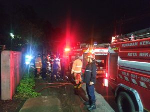 Pipa Gas Bocor Lalu Terbakar di Mustikajaya Bekasi