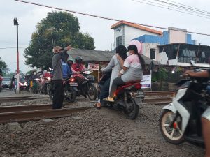 Perlintasan Kereta Ini Akan Ditutup, Warga Diminta Cari Jalur Lain