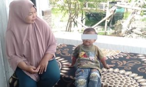 Kerap ‘Ngemil’ Sandal Hingga Kardus, Begini Kesehatan Bocah 3 Tahun di Muara Gembong