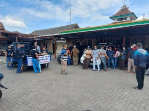 Warga Demo Perpanjangan Jabatan Ketua RW di Jatimulya