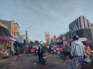 Cerita dari Pasar Baru Bekasi dan PKL Tutup Jalan Juanda